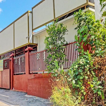 Oyo 91416 Puri 88 Homestay Купанг Екстериор снимка