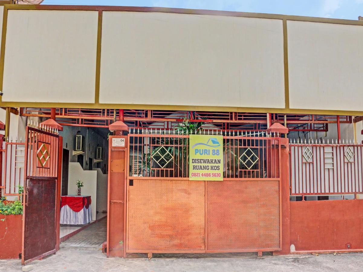 Oyo 91416 Puri 88 Homestay Купанг Екстериор снимка