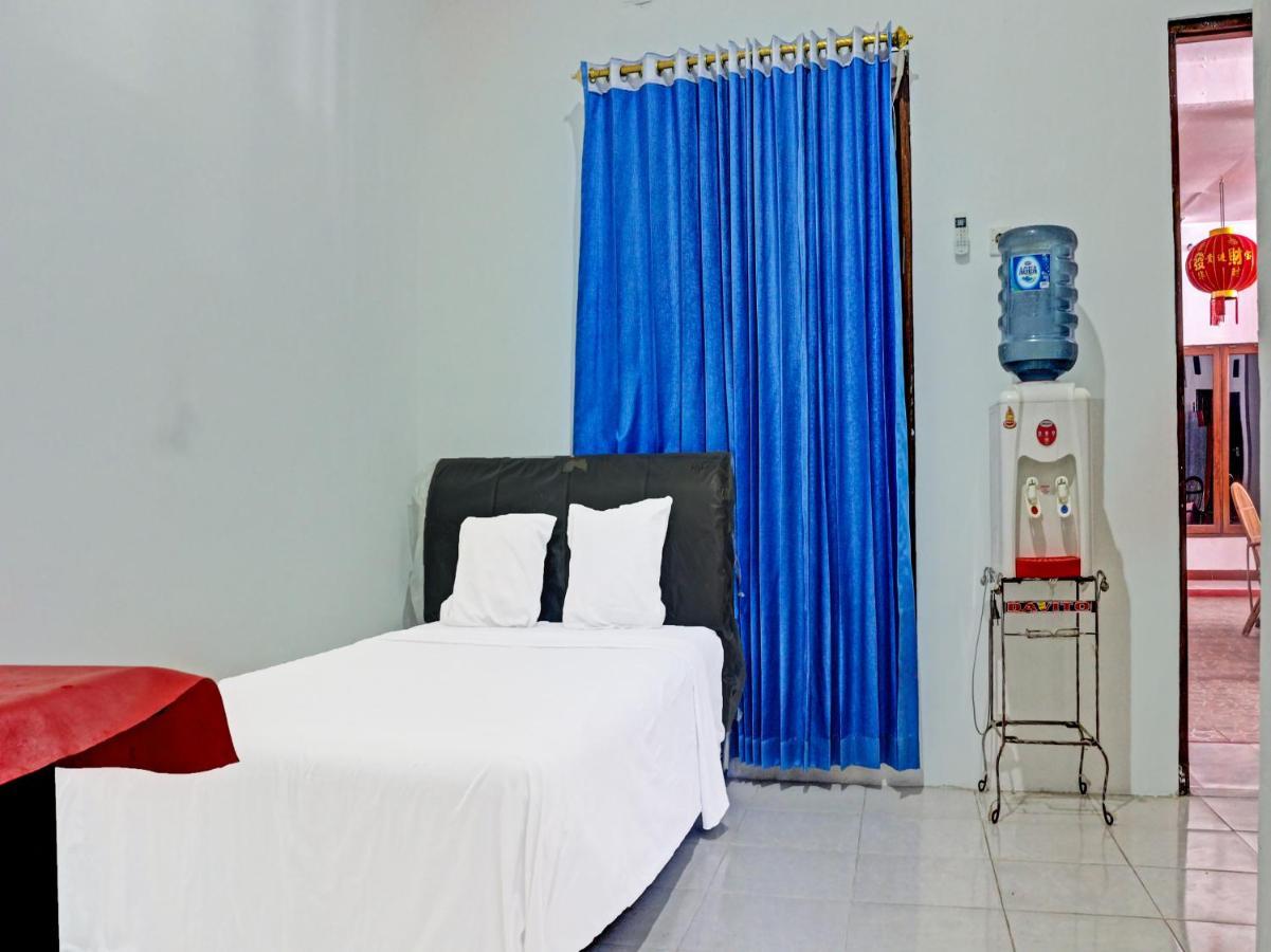 Oyo 91416 Puri 88 Homestay Купанг Екстериор снимка