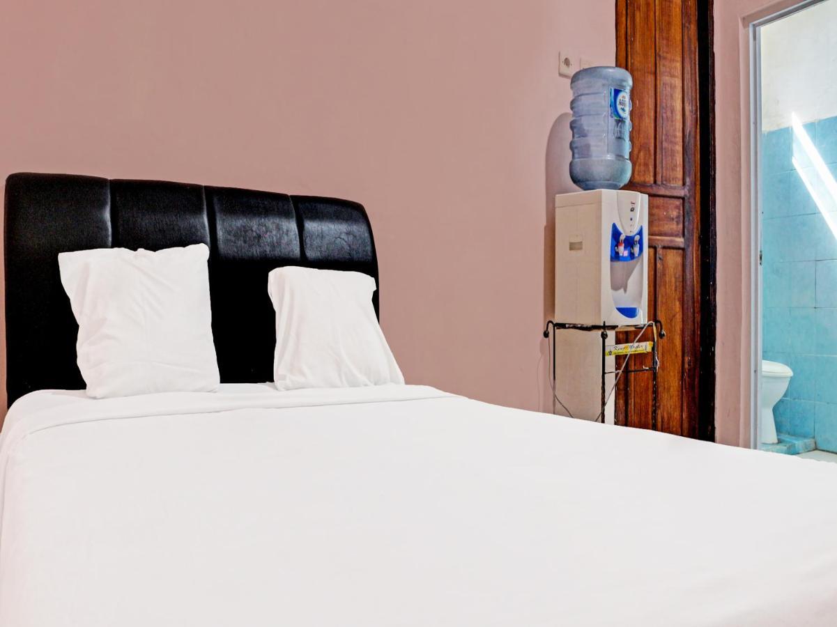 Oyo 91416 Puri 88 Homestay Купанг Екстериор снимка