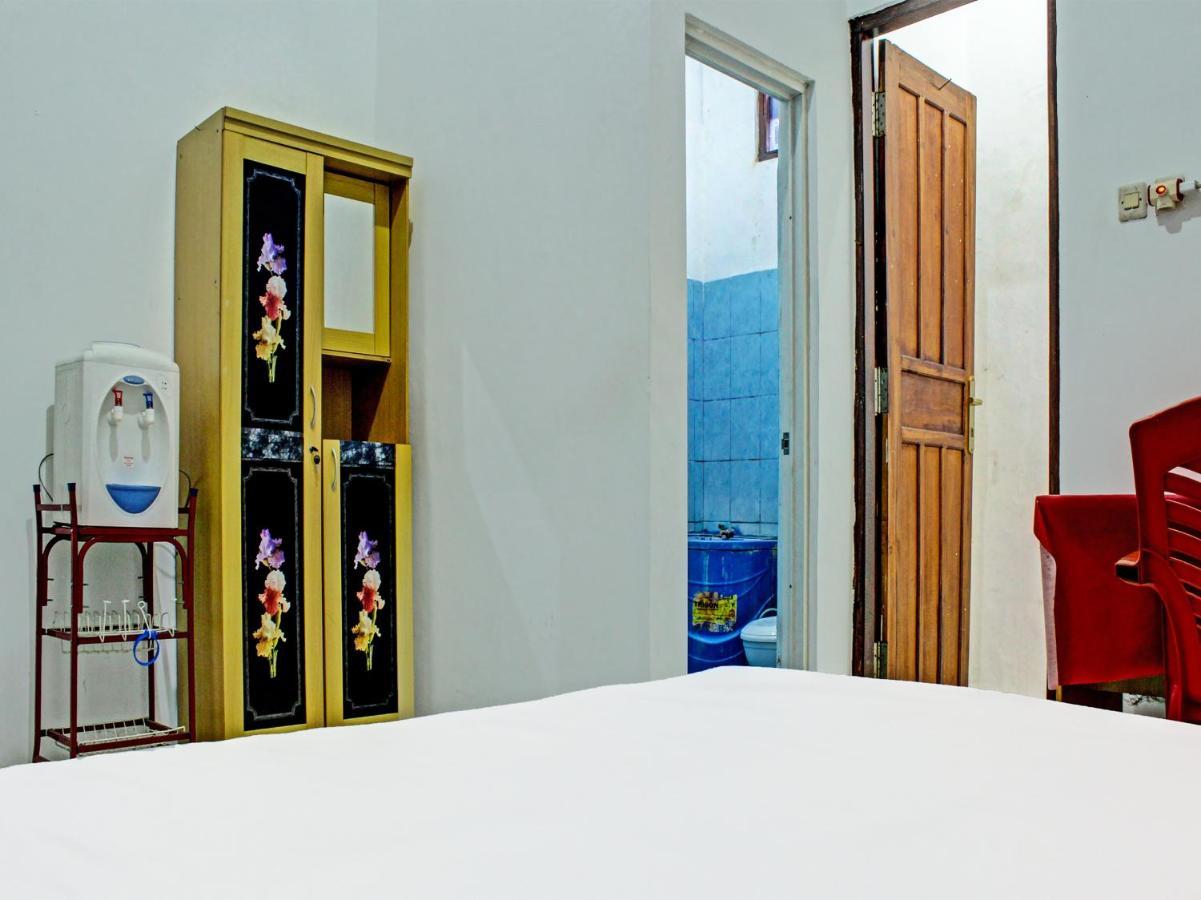 Oyo 91416 Puri 88 Homestay Купанг Екстериор снимка