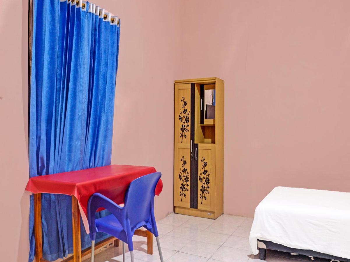 Oyo 91416 Puri 88 Homestay Купанг Екстериор снимка