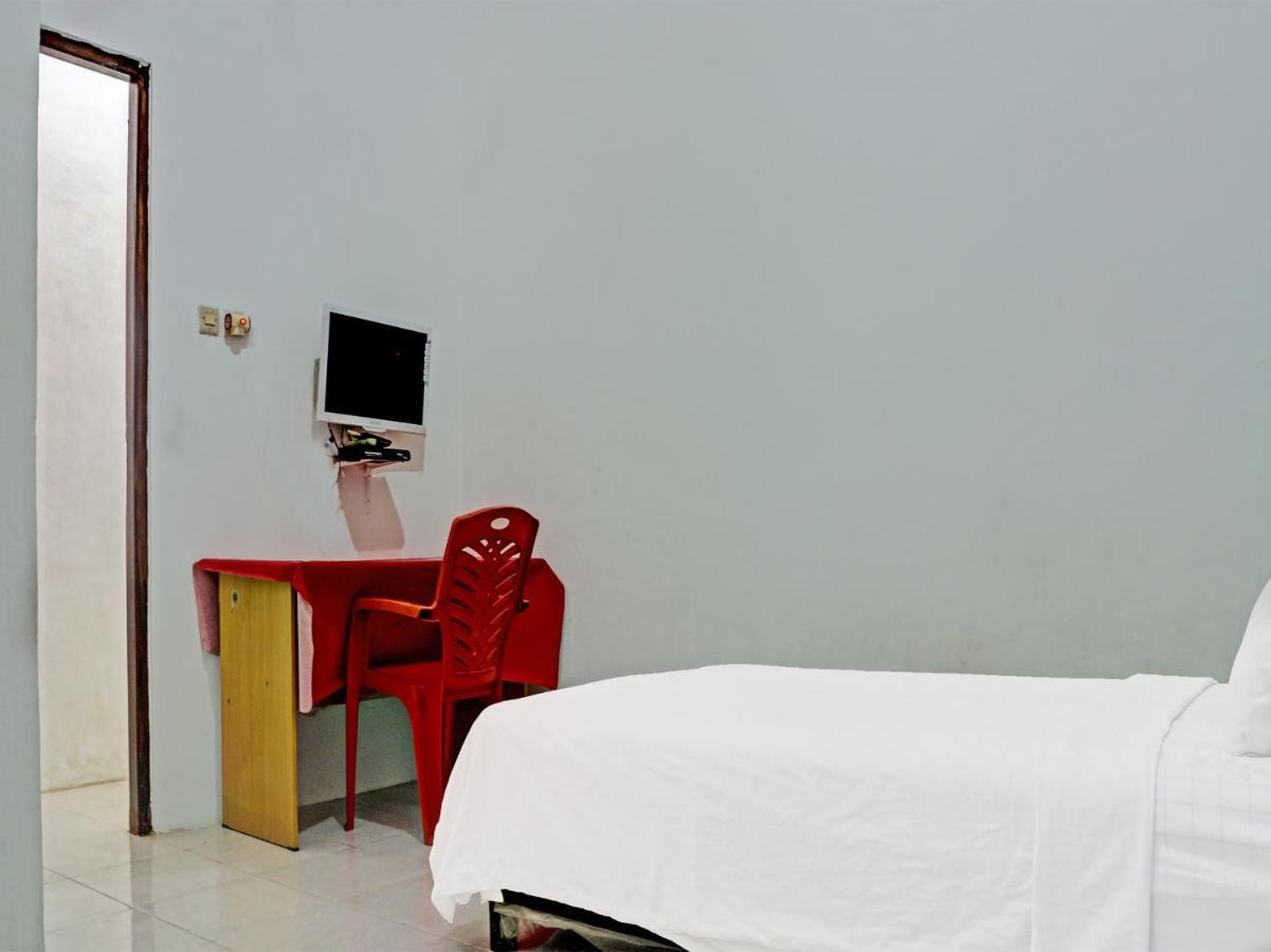 Oyo 91416 Puri 88 Homestay Купанг Екстериор снимка