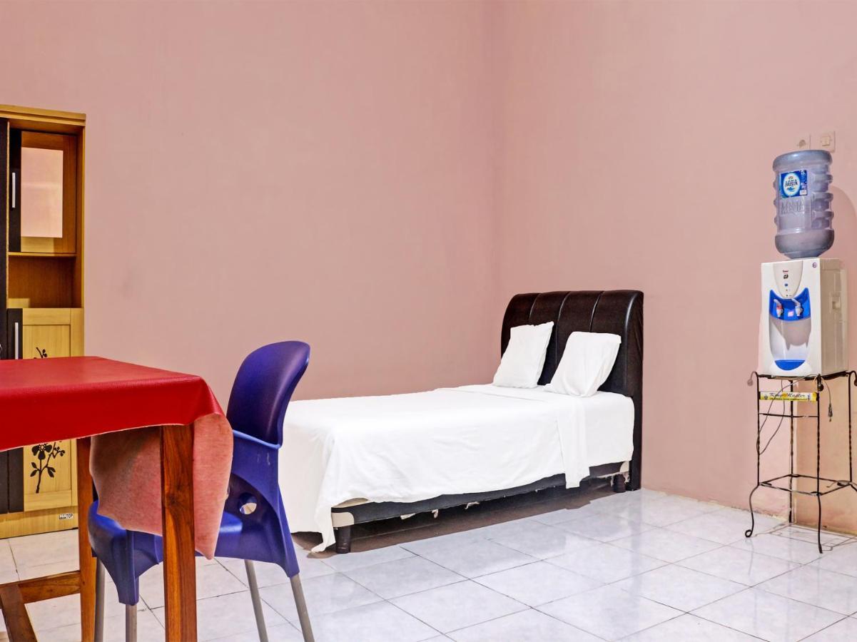Oyo 91416 Puri 88 Homestay Купанг Екстериор снимка