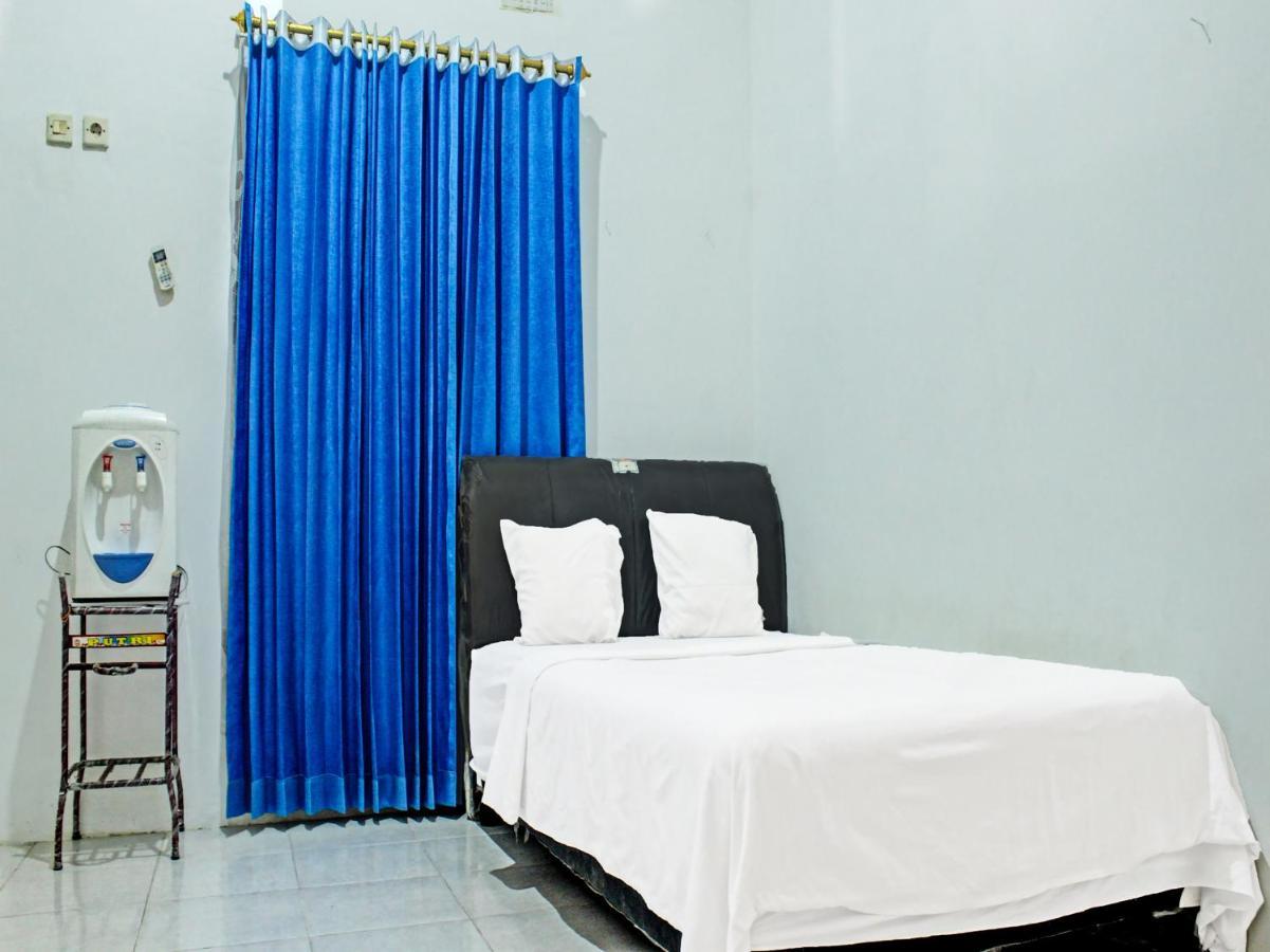 Oyo 91416 Puri 88 Homestay Купанг Екстериор снимка
